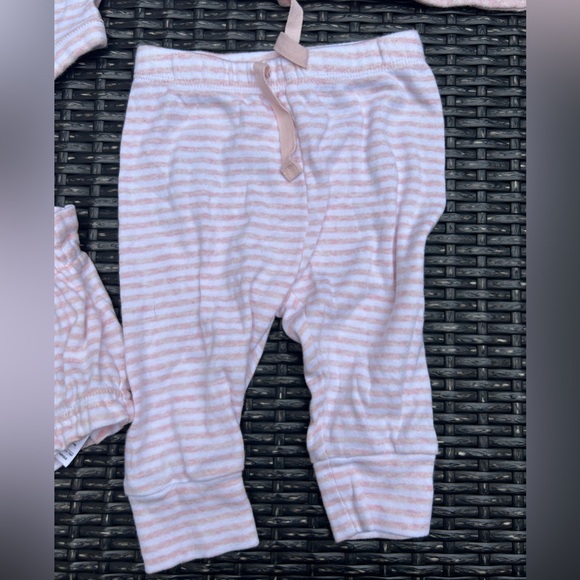 Baby gap first favorites 3-6 set - Picture 2 of 10